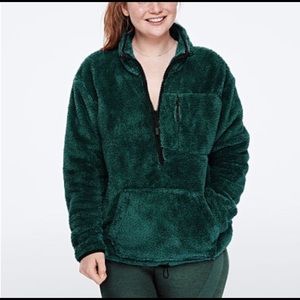 Hunter Green VS PINK SHERPA PULLOVER! NEVER WORN!!